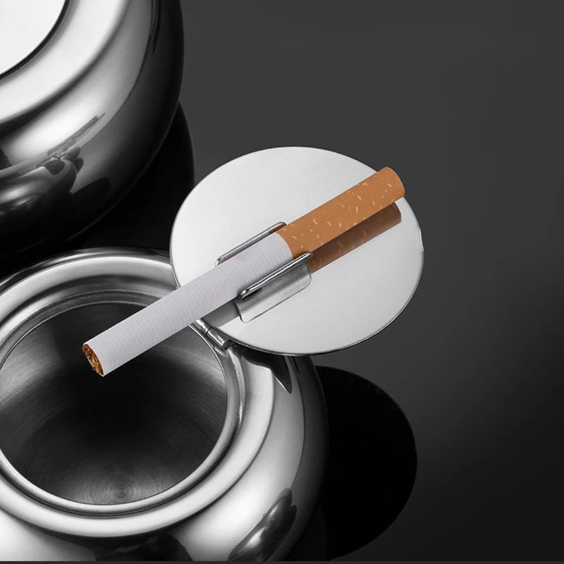 منفضة سجائر من الفولاذ المقاوم للصدأ بتصميم مقاوم للرياح، مسند سيجارة آمن، حواف ناعمة لشرفة الفناء الخارجية والاستخدام المنزلي