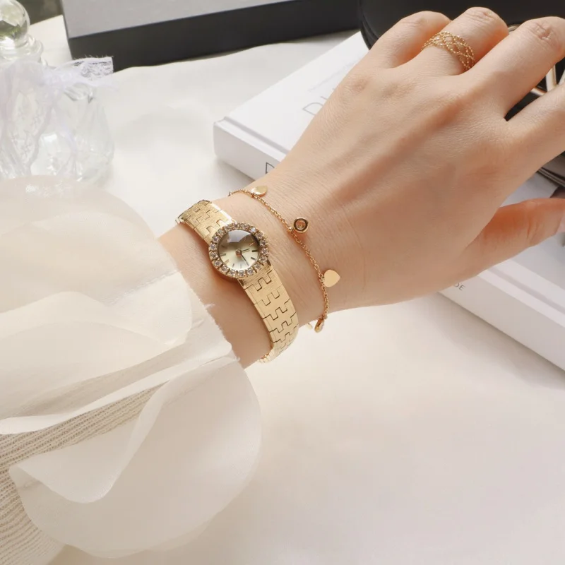 Popular Original Retro Exquisite Bark Pattern round Diamond Women's Quartz Small Golden Watch