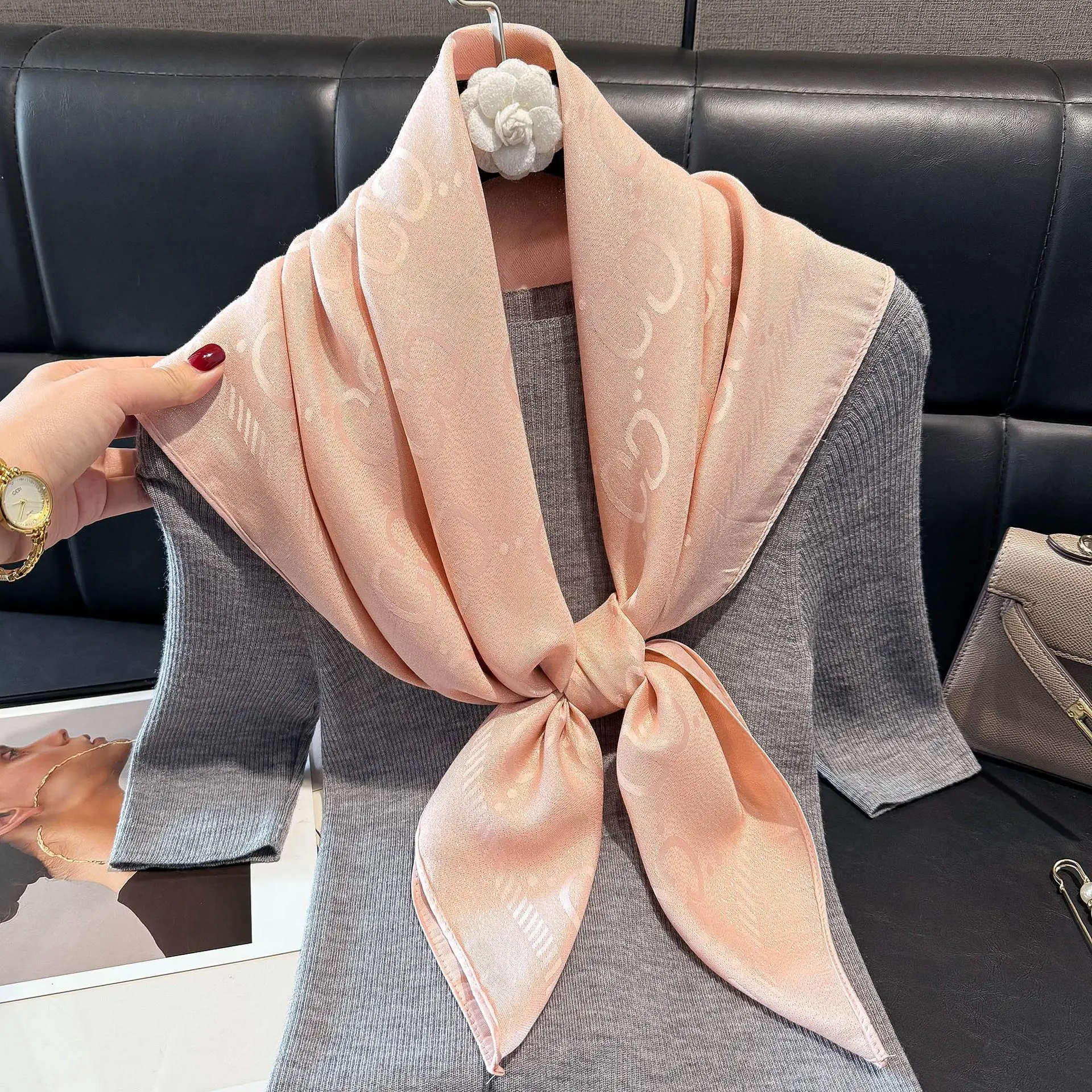 

Women's 90cm Square Silk Scarf Letter CC Headscarf New Sle Lyocell Cotton Scarf Faionable Autumn Svel Set