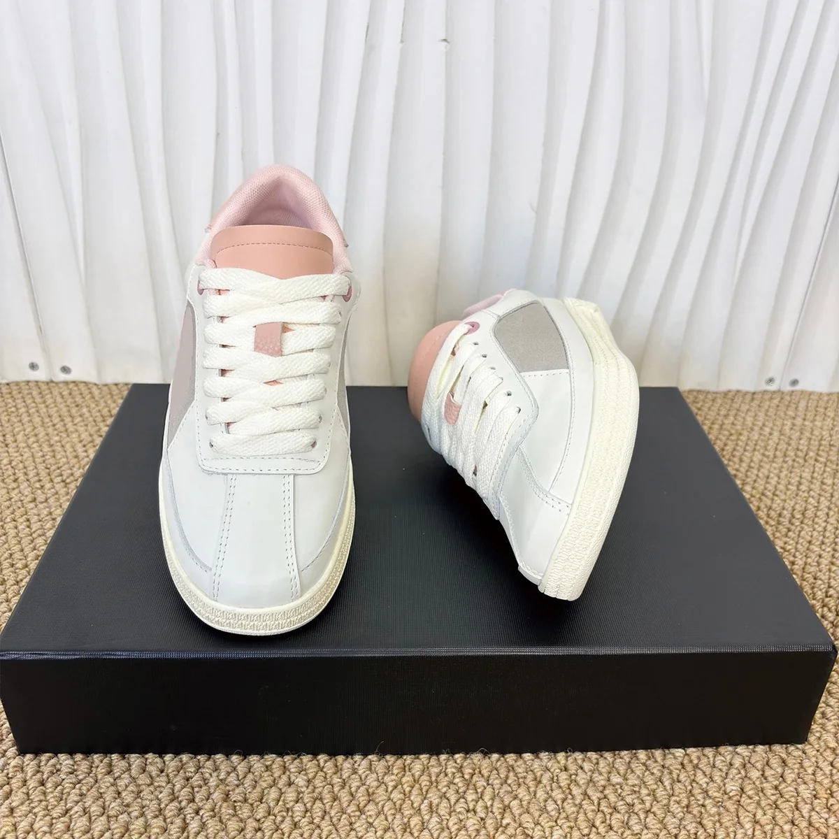 2026 High Quality Autumn women shoes lace‑up patchwork casual comfortable daily walking flat sneakers footwear ch25040514