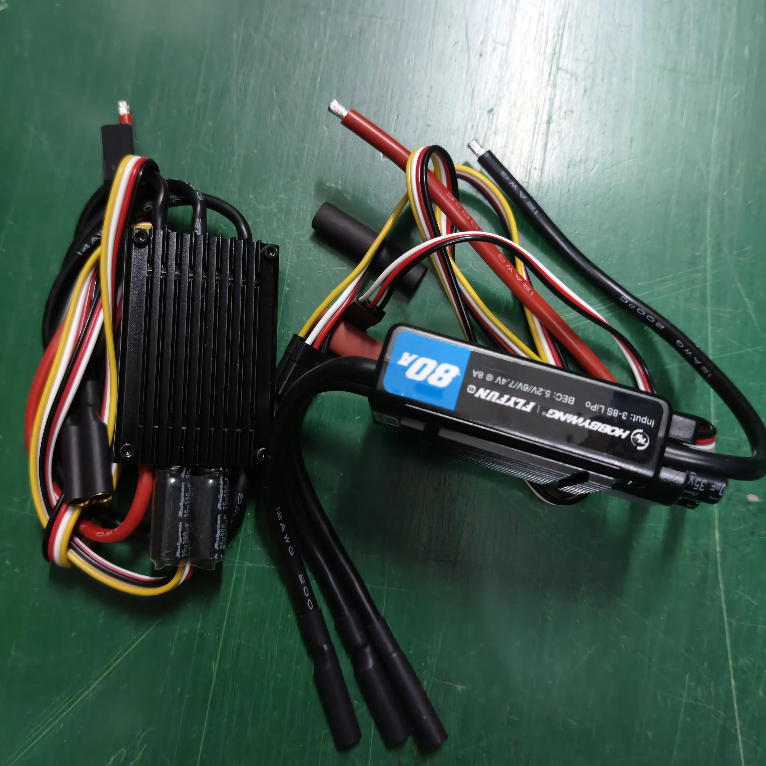 

Hobbywing FlyFun V5 80A 60A ESC 8S Lipo Brushless Electrical Speed Controller Motor with DEO Function for RC Drone Airplane