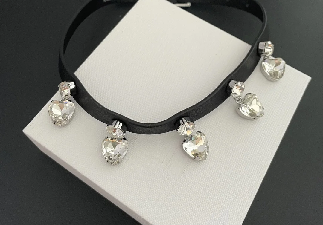 Necklace Light Luxury Fashion Temperament Retro Heart Leather Collar Jewelry Collier Femme Pendant Grandes De Mujer Moda