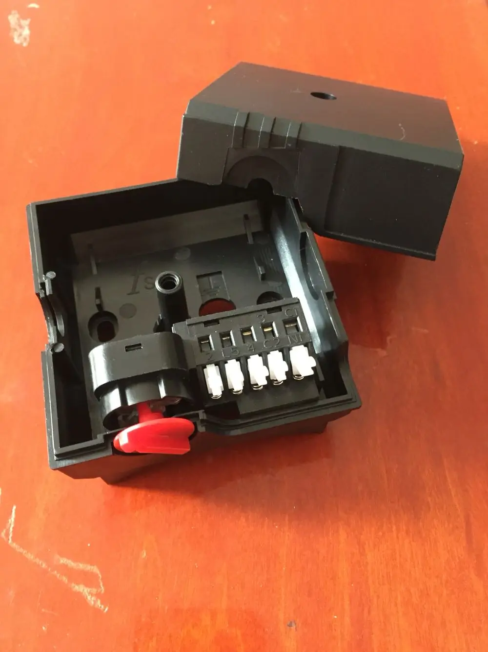 مفتاح معزز لتدوير المياه الساخنة، مضخة خط أنابيب التدفئة الأرضية، محافظ التروس الثالثة، صندوق توصيل التحكم بنمط WL/GLF #3