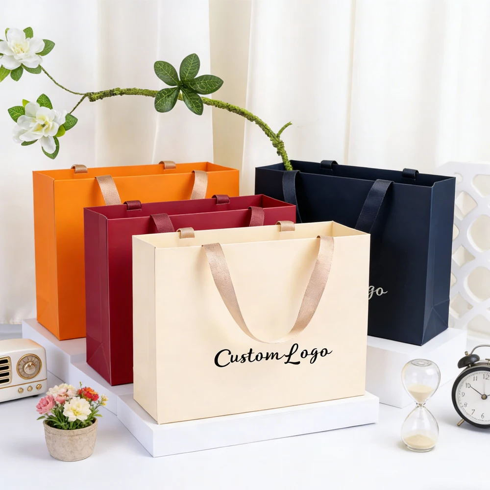 

Luxury Custom 28x10x20cm Paper Tote Bags Beige Navy Cardboard Paper Gift Bag With Ribbon Handle for Clothing Shoe Shopping Bag