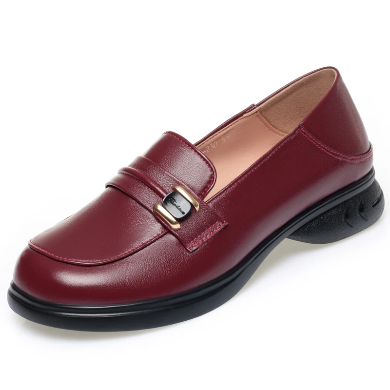 

2026 new women’s loafers Non-slip shallow slip-on female shoes women large size formal shoes