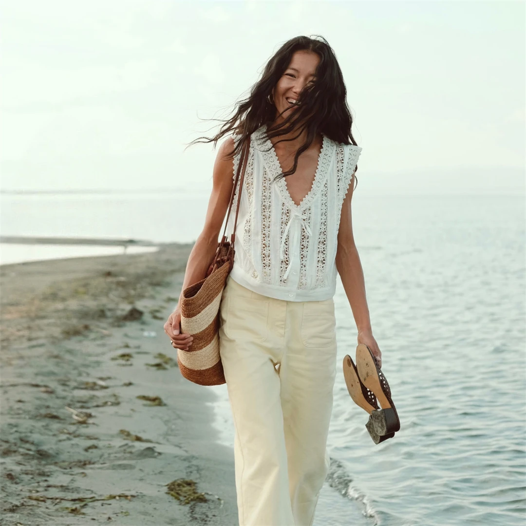 

Elegant Lace Sleeveless Top Paris Seza Brand French Style Loose Fit Cotton Short V-Neck Button Front Pure Color Summer 2026