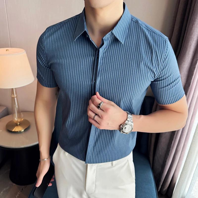 

2024 Summer Fashion Vertical Striped Shirts Luxury Men's Hidden Button Short Sleeved Slim Fit Casual Business Shirt Men Clothing