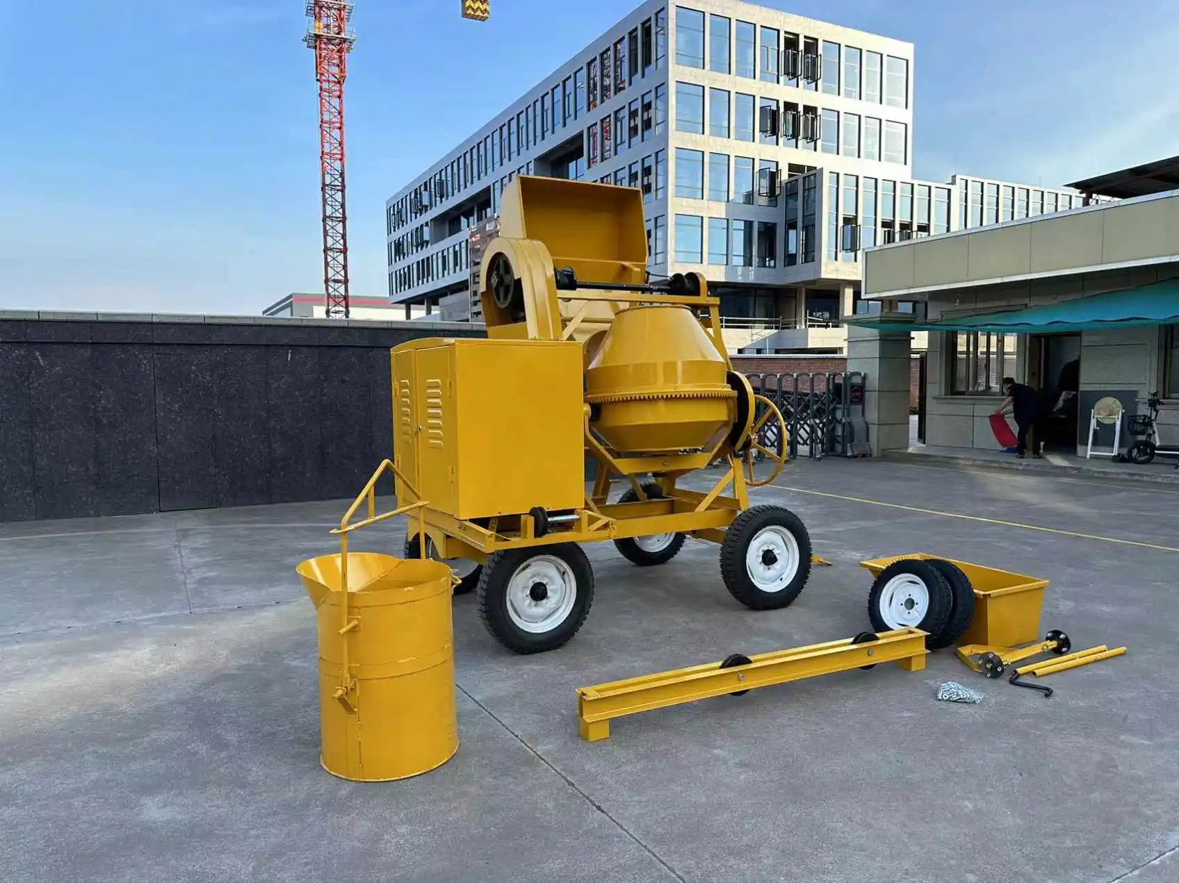 

Самозагружаемый двухвальный бетоносмеситель 350 л, автоматический, с лебедкой, цементосмеситель 500 л, дизельный бетоносмеситель