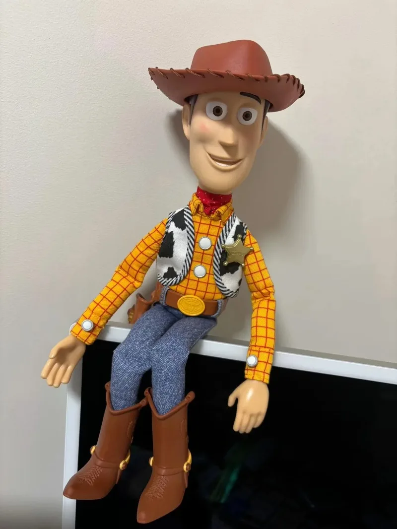 Hot 40 cm Disney Pixar Toy Story Woody Action Figures Film inglese Suono Personaggio Bambola Panno Cowboy Regalo di compleanno per i bambini