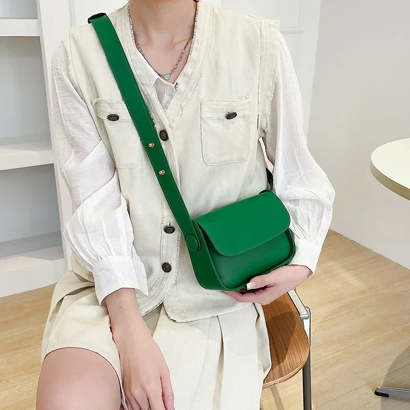 Bolso de hombro verde liso con solapa para mujer, bandolera pequeña de diseñador, tendencia de moda, 2024