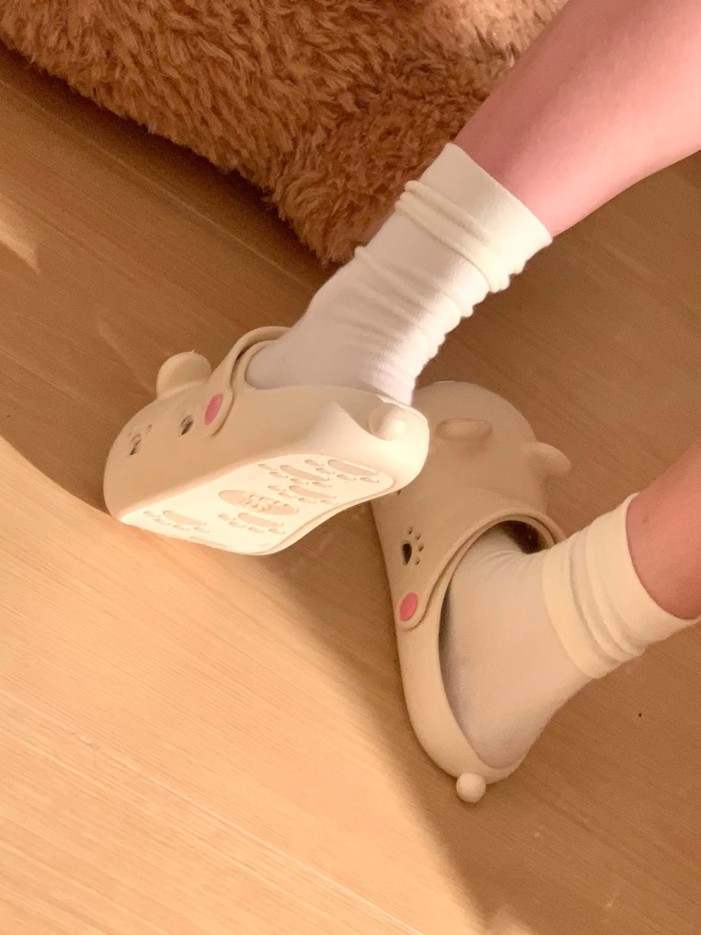 Summer girl wind easy bear hole shoes non-slip deodorant cute female summer wear bag head cool slippers female