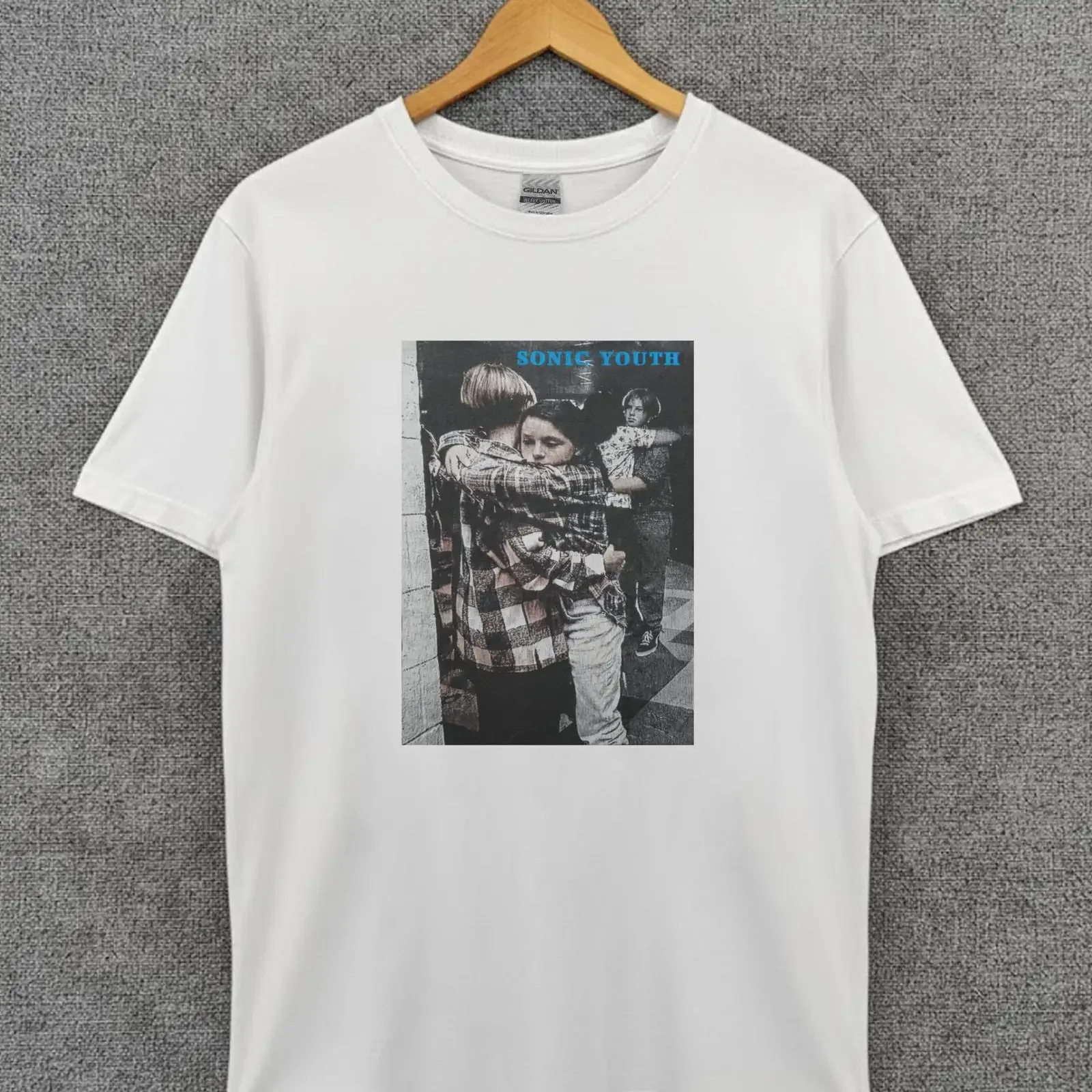 T-shirt vintage style grunge, rock et alternative, effet délavé, respirant, confortable et doux