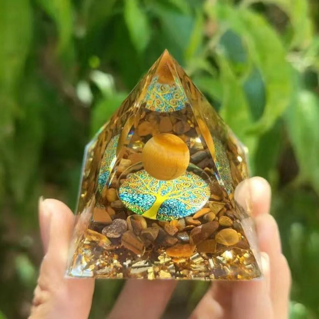 1 unidade A Pirâmide de Ogan é compuesta da bola de cristal olho de tigre e da Árvore da Vida, Pirâmide de Organita de Cristal