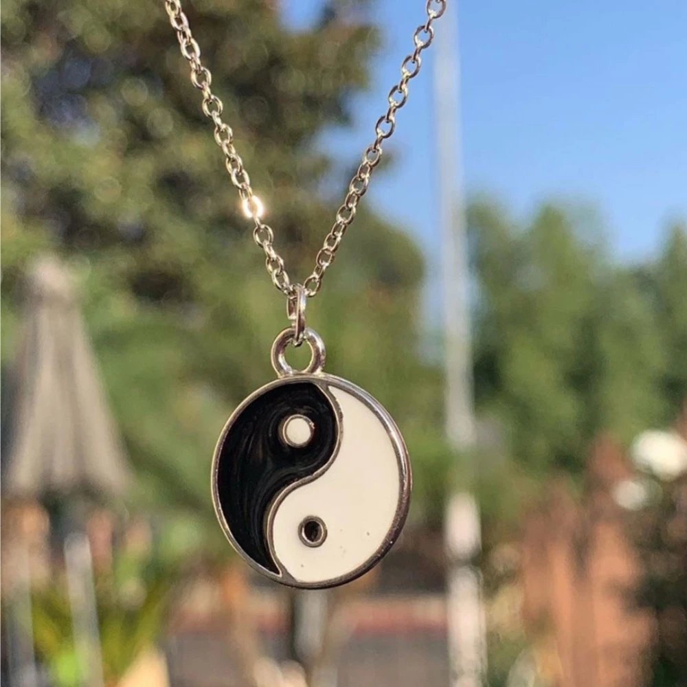 New Double Sided Black White Tai Chi Yin Yang Eight Trigrams Pendant Necklaces for Women Clavicle Chain Collar Girlfriend Gift