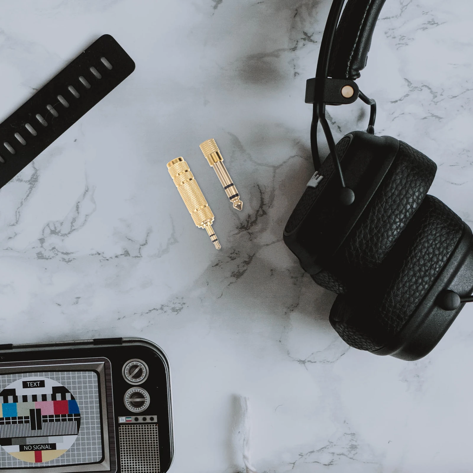 

Sewroro 4pcs 3.5mm to 6.35mm Audio Adapter Set Female to Male Stereo Connector for Professional Equipment