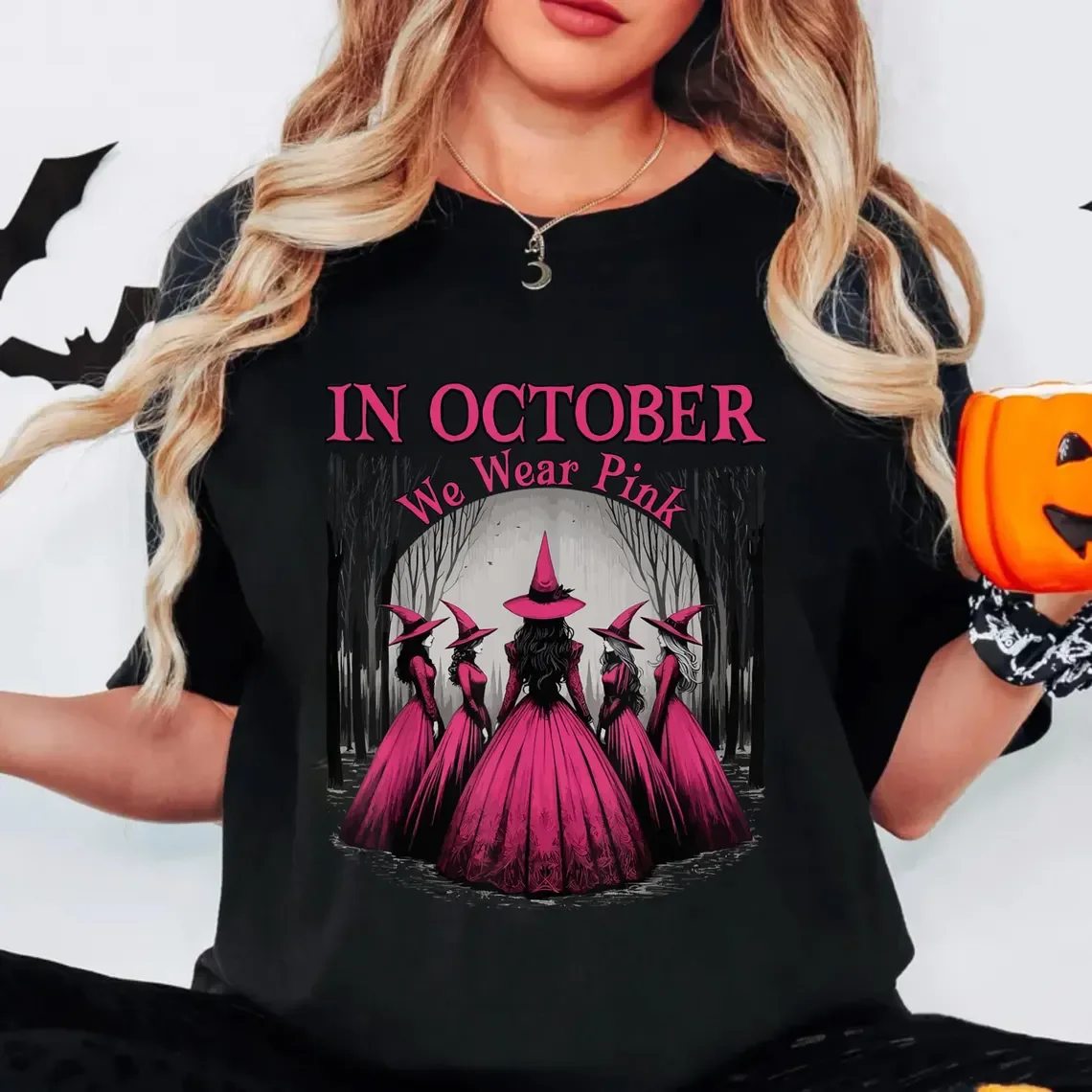 في أكتوبر نرتدي تي شيرت Pink Friends Horror Movie Killers مطبوع تي شيرت نسائي فضفاض بأكمام قصيرة ورقبة مستديرة