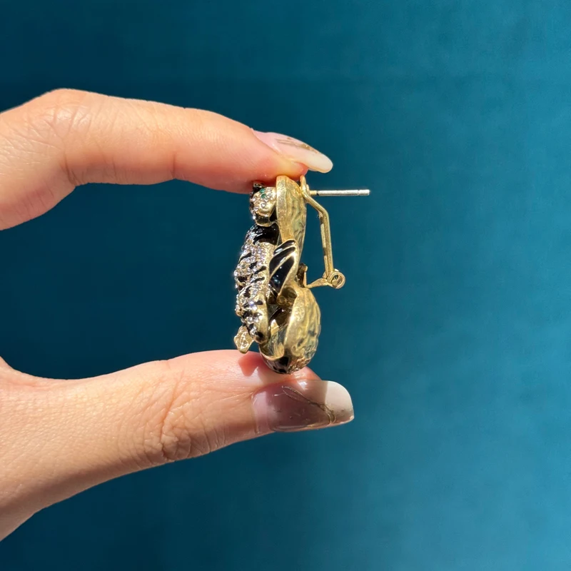 خمر الأسود المينا ليوبارد وأقراط Bowknot العتيقة الذهب اللون الفاخرة جودة مجوهرات اكسسوارات للنساء 2025 جديد