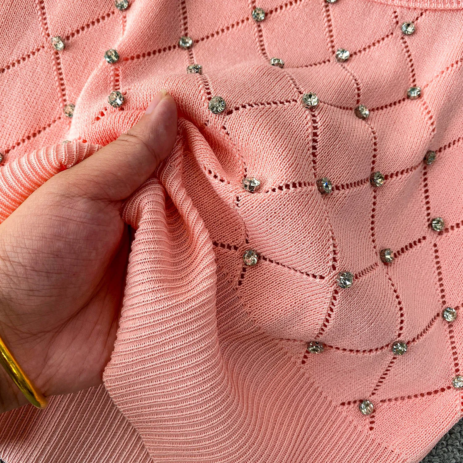 2026 신상 여성 캐주얼 O넥 민소매 니트 캐미솔 단색 라인스톤 아일렛 스파게티 탱크탑 스웨터 베스트