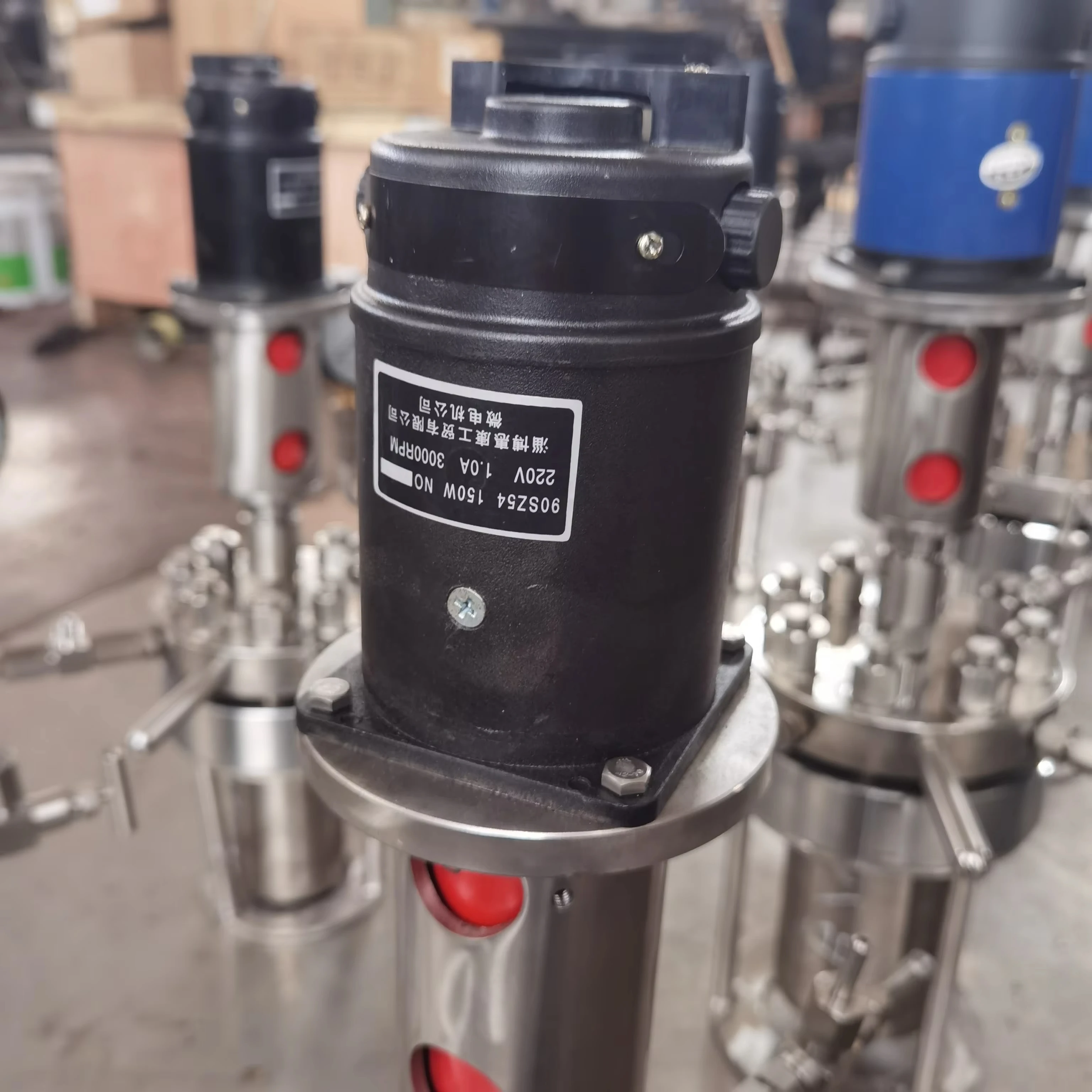 Karya reaktor terkomputerisasi laboratorium dengan karya reaktor baja tahan karat khusus