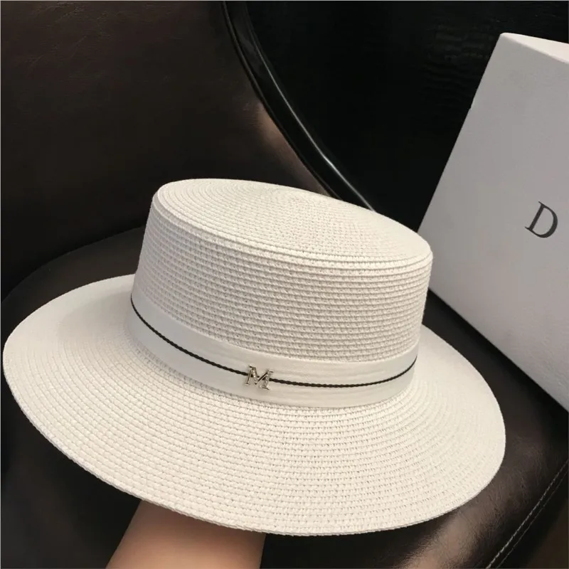 A simple and elegant flat-topped hat for women white top on seaside vacation trendy sunshade