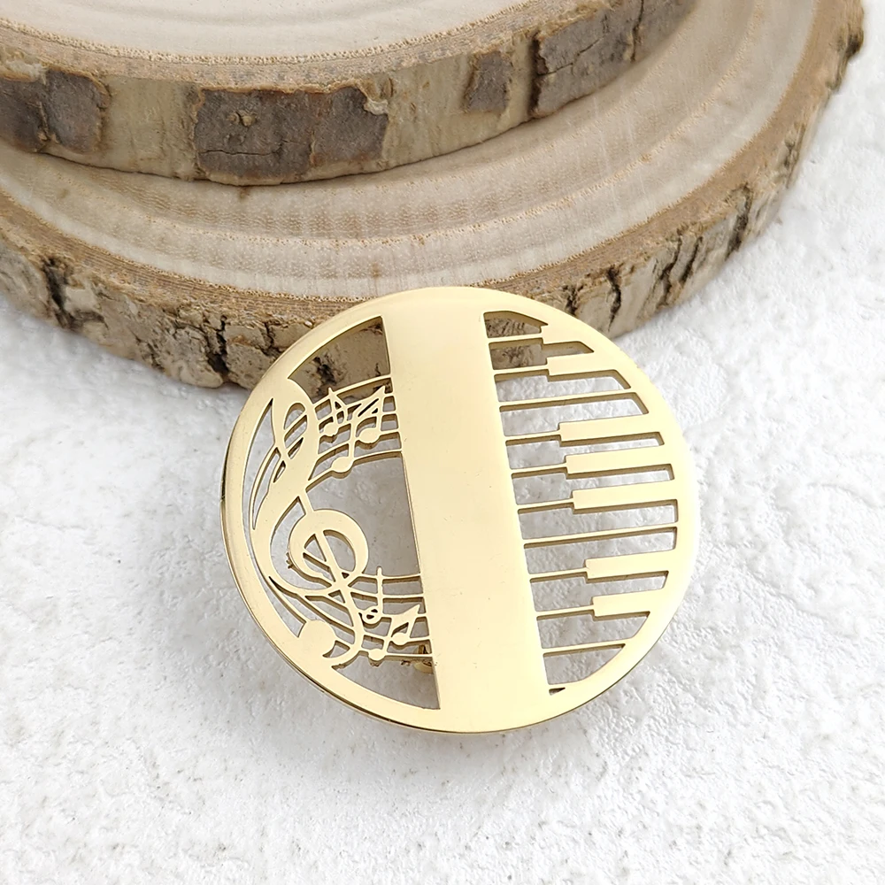 Creative piano talisman brooch, niche temperament, exquisite and elegant clothing accessories, artistic instrument badge