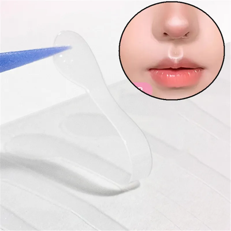 แผ่นแปะจมูกใส 30 ชิ้น พร้อมแหนบ ช่วยกระชับปีกจมูก สำหรับแต่งหน้า มองไม่เห็น ช่วยให้จมูกดูเล็กขึ้น
