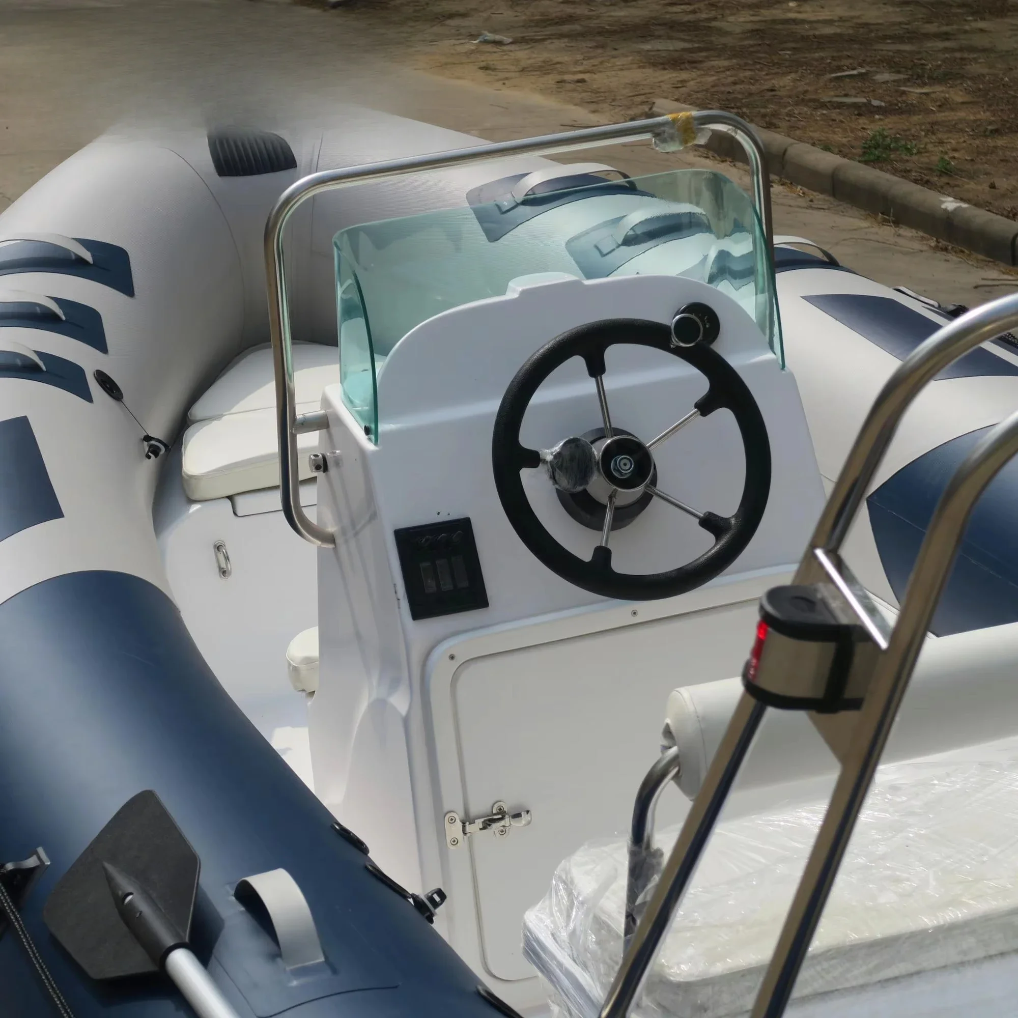 Perahu RIB-520 Fiberglass Tiup Mewah 1.2mm 5.2m PVC/hypalon Laris Manis