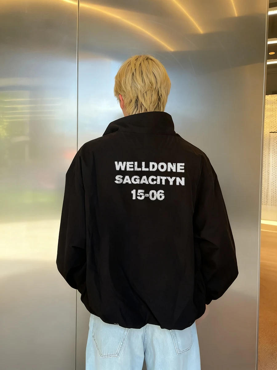 

Новая мужская ветрозащитная куртка свободного кроя в американском стиле 2025 года, версия Stand Edition, из полиэстера, молодежная модная верхняя одежда