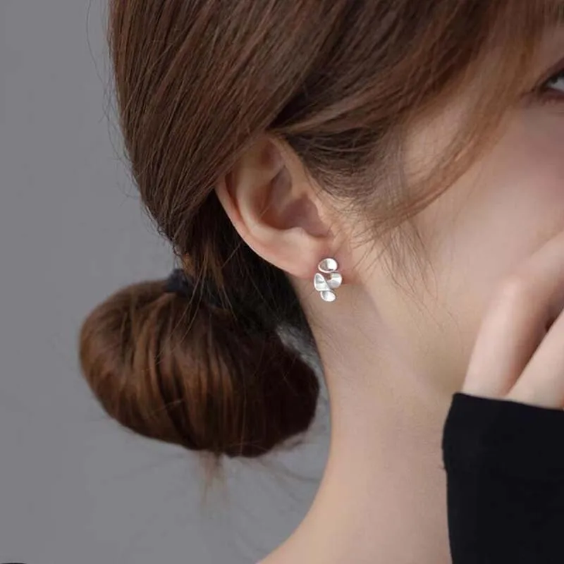 Dumb gold stud earrings light luxury high sense atmosphere 2025 new popular earrings design niche unique earrings women