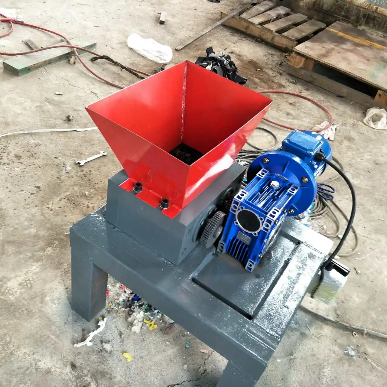 

Small Industrial Steel Shredder Plastic Crushing Machine/Mini Plastic Textile Metal Shredding Machine Waste Grinder