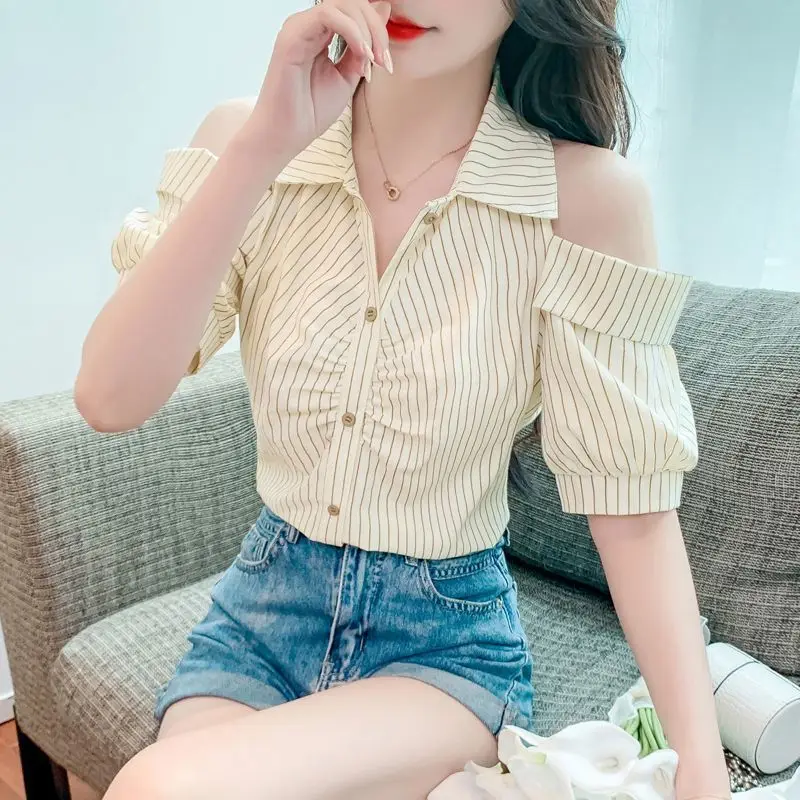 Minimalist Korean Summer Doll Collar Strapless Women\'s Striped Shirring Fashion Versatile Short Sleeve Loose Single Breasted Top