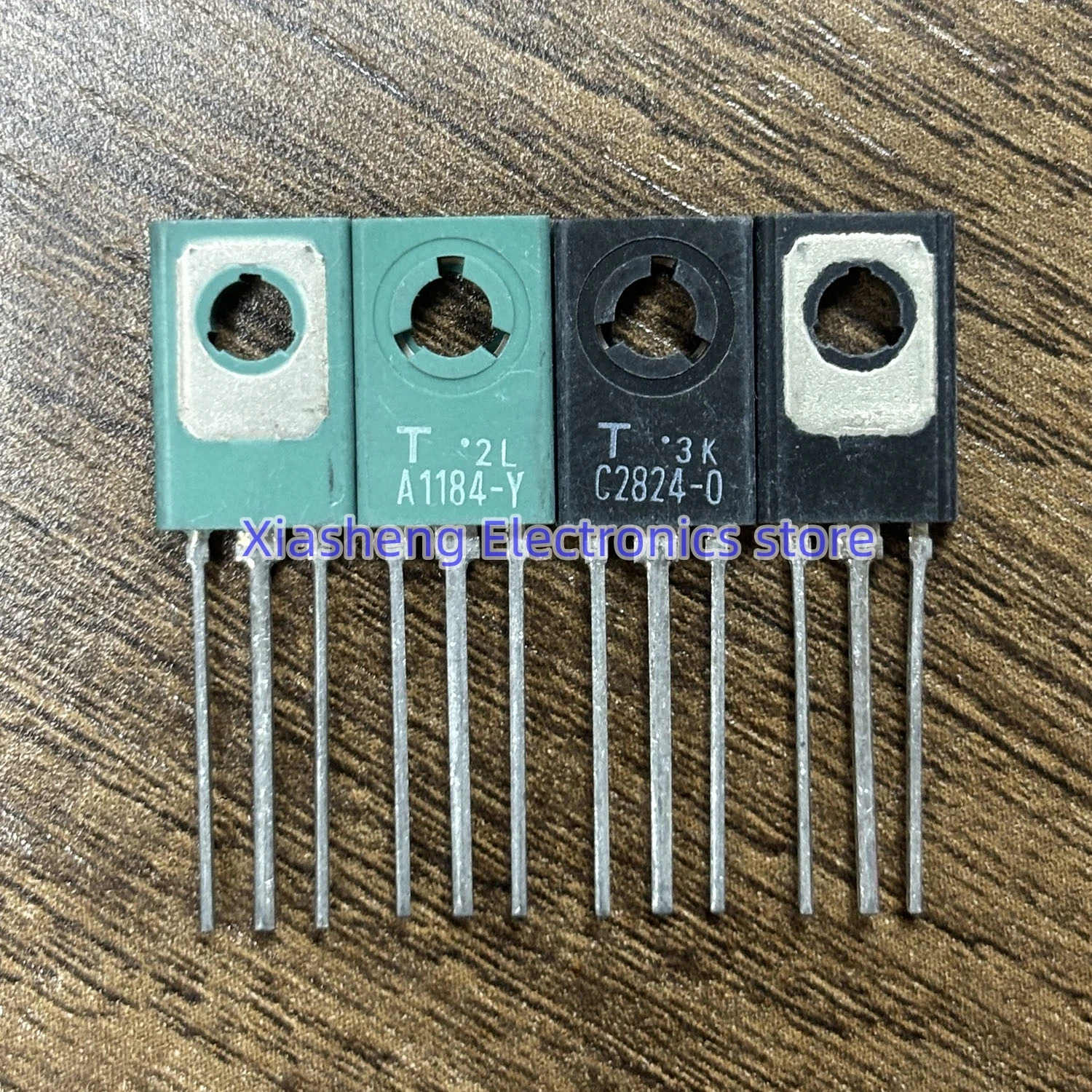 

New Original 10Pcs 2SC2824 C2824 2SA1184 A1184 TO-126 Transistor In Stock Good Quality