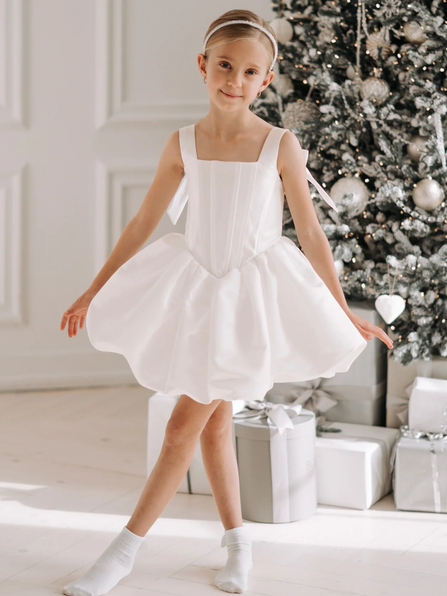 

Custom Flower Girl Dress Wedding Gown Birthday Party Pageant Dress Sleeveless Bow Decor Satin Bubble Hem Princess Dress For Girl