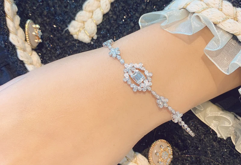 KUGG 100% 18K White Gold Bracelet Women Vintage Flower Shape Real Natural Diamond Engagement Bracelet High Party Jewelry