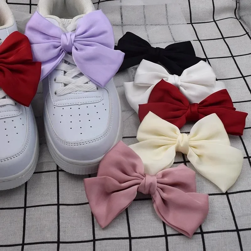 

Fashion Black White Red Bow Shoe Lace Charms Luxury Vintage Bowknot Sneaker Charms Designer All-match Quality Shoe Decorations