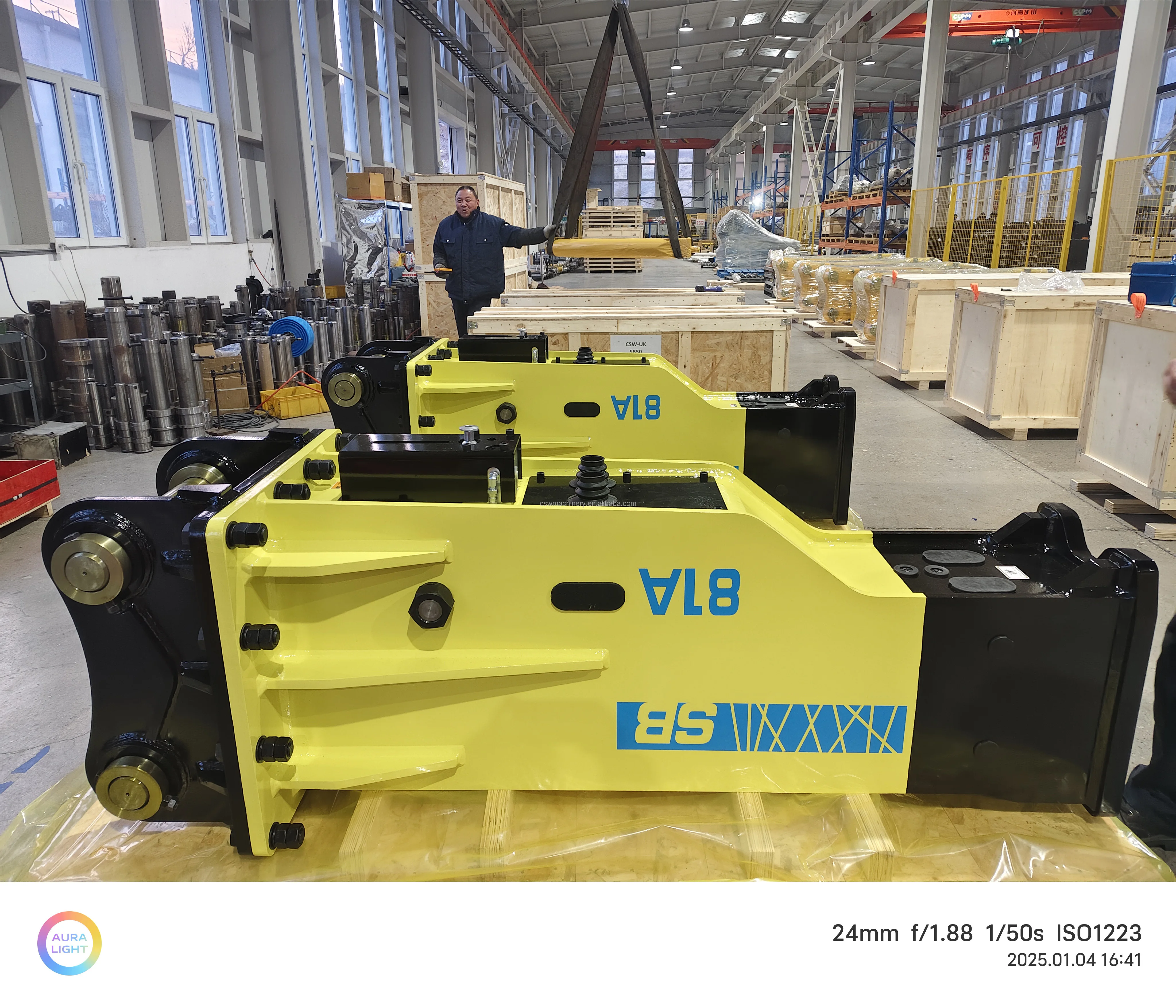 Quality Hydraulic Breaker for 18-26 Ton Excavators Robex210 Hammer Jack Hammer SB81 SB81A With Auto Greaser