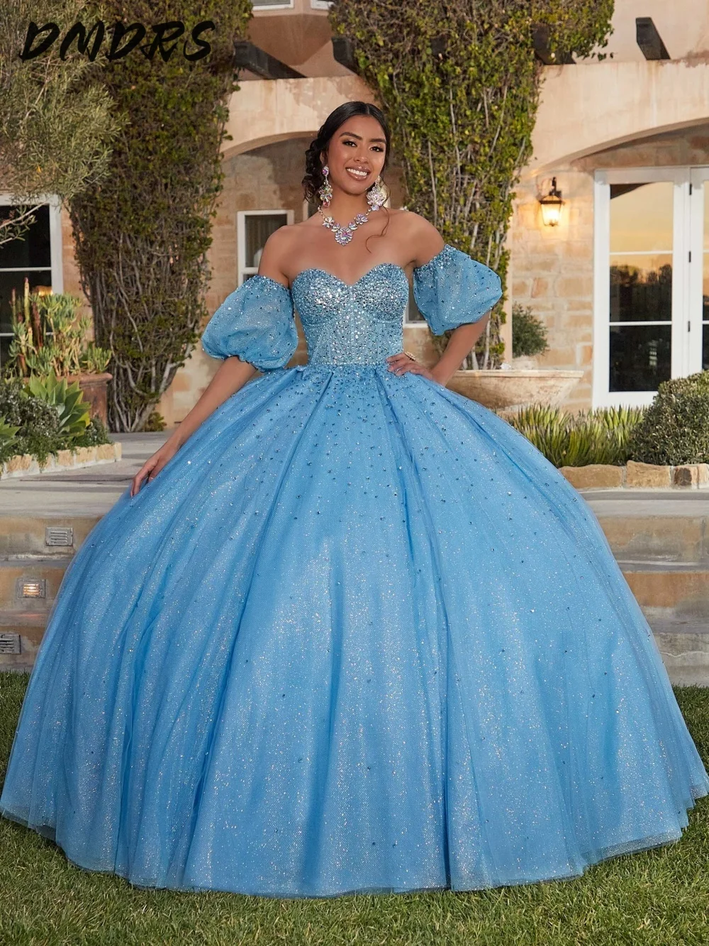 

Graceful Sweetheart Quinceanera Dress 2025 Stylish Party Dress with Detachable Sleeves Shiny Sequined Sleeveless Ball Gown