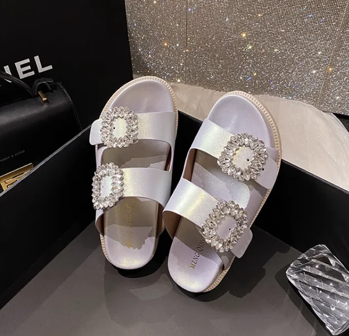 Plus Size43 Pu Leather Beach Sandals Mules Slip On Pearl Crystal Studded Slippers Women Flat Slides Caged Shoes Platform Sandals