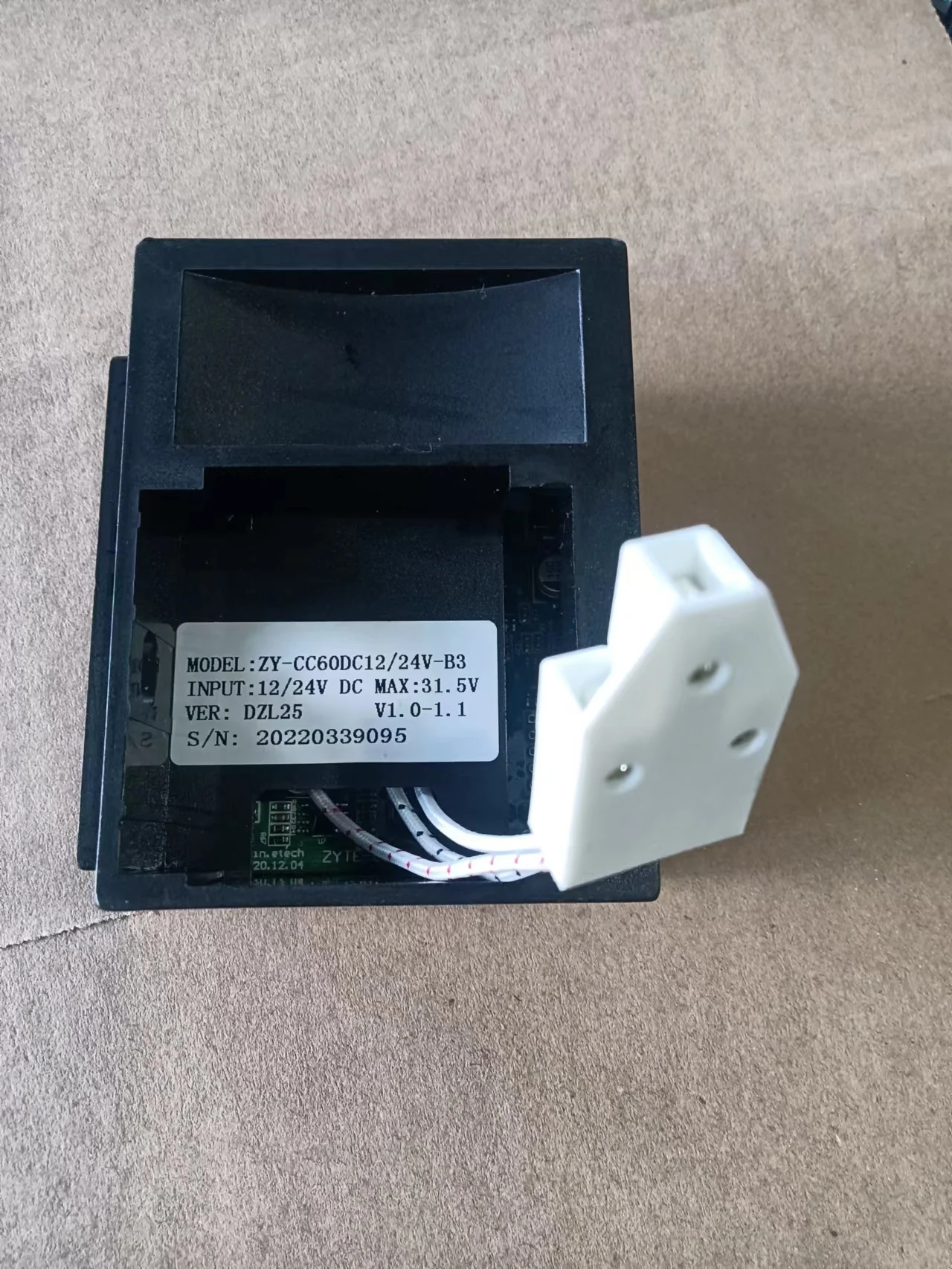 

ZY-CC60DC12/24V-B5/B3/B4 DZL25 Драйвер компрессора переменной частоты для автомобильного холодильника ZH25G
