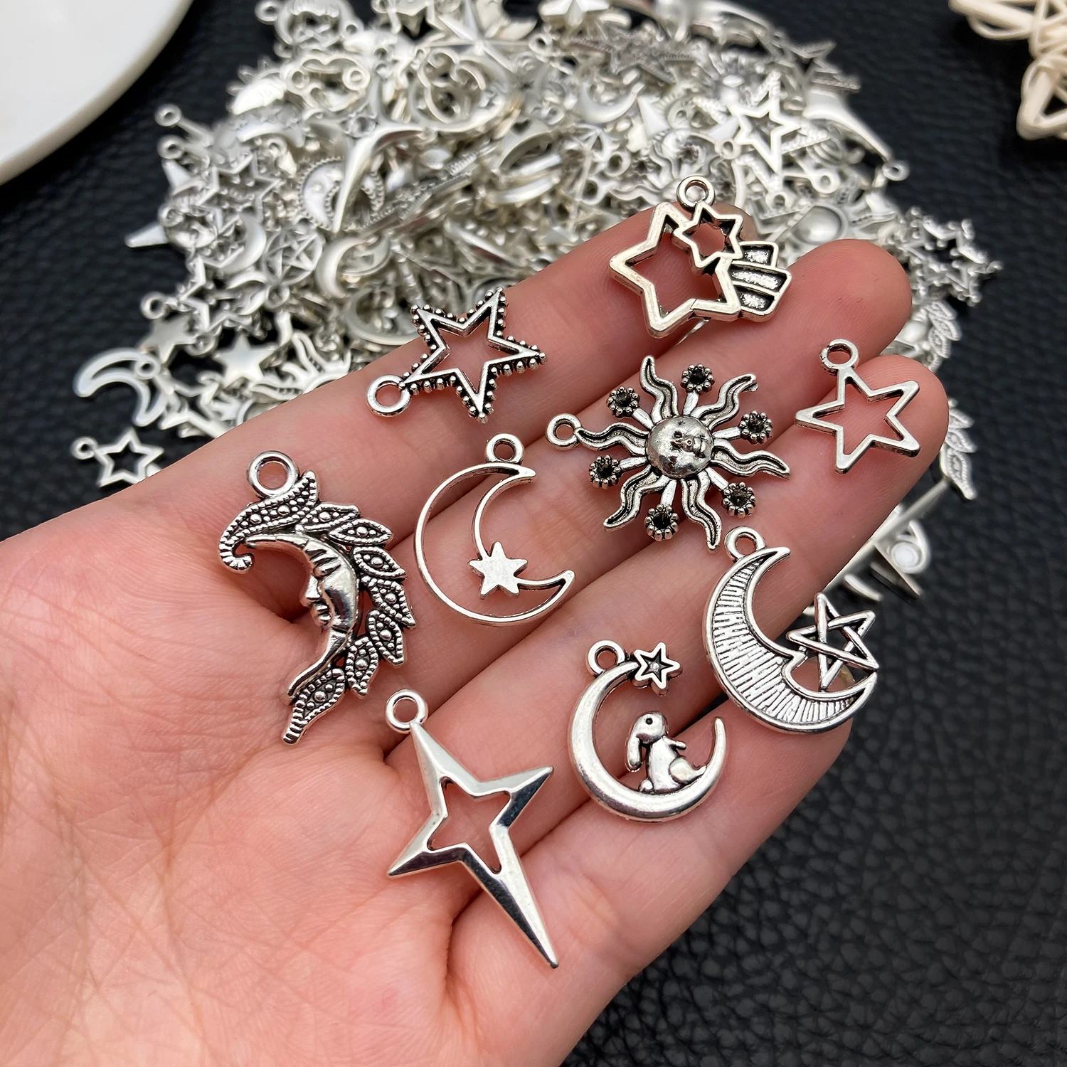 

20/50/100pcs Mystical Celestial Charms Random Mix of Vintage Silver Stars, Moons & Suns – Perfect for Witchy Jewelry & Boho DIYs