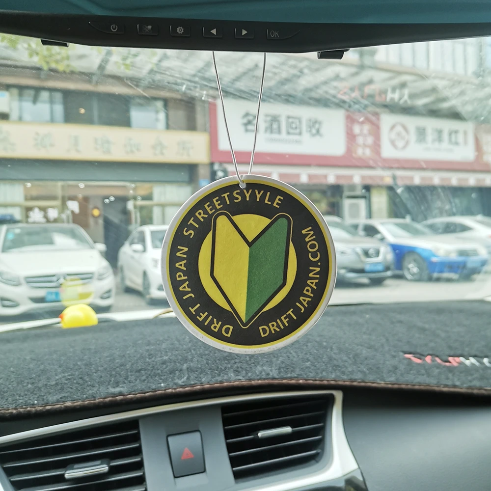 JDM Racing تعديل الثقافة سيارة معطّر الهواء معلقة مرآة الرؤية الخلفية العطر JDM كما معلقة العطور الصلبة ورقة قلادة
