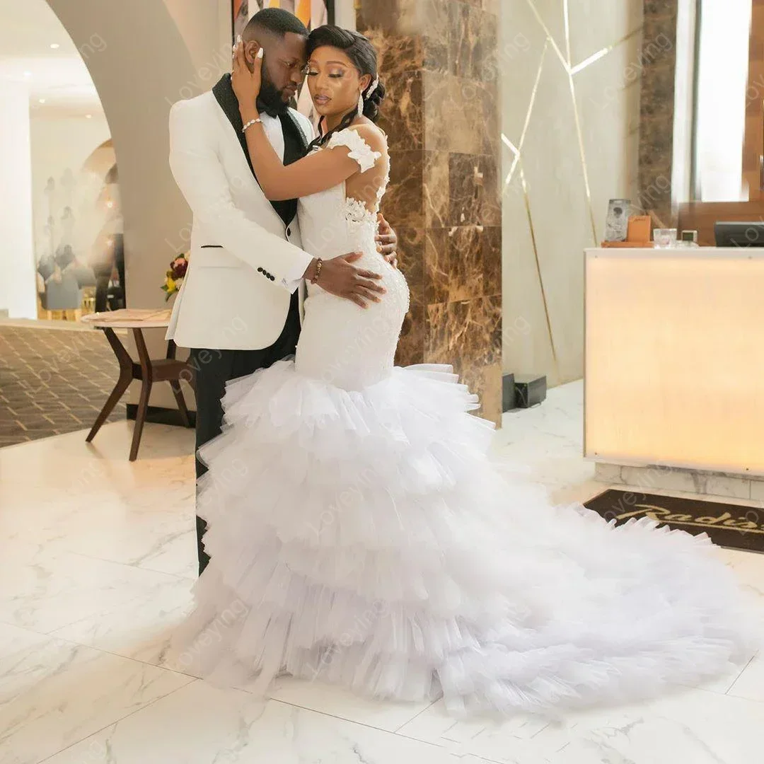 تخصيص مثير قبالة الكتف الدانتيل يزين Vestido De Noiva Sereia سويب تراين طبقات تول أسود بنات زي العرائس