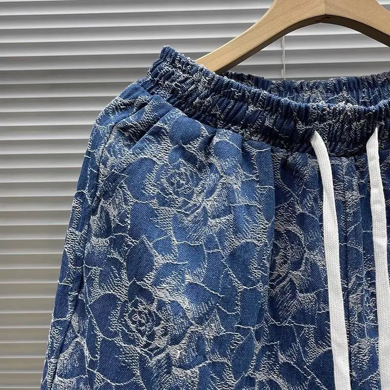 Sommer 2025, neues Design, florale geprägte Textur, Denim-Shorts, Herrenmode, lässig, knielang, lose Baggy, atmungsaktiv, kurze Hosen