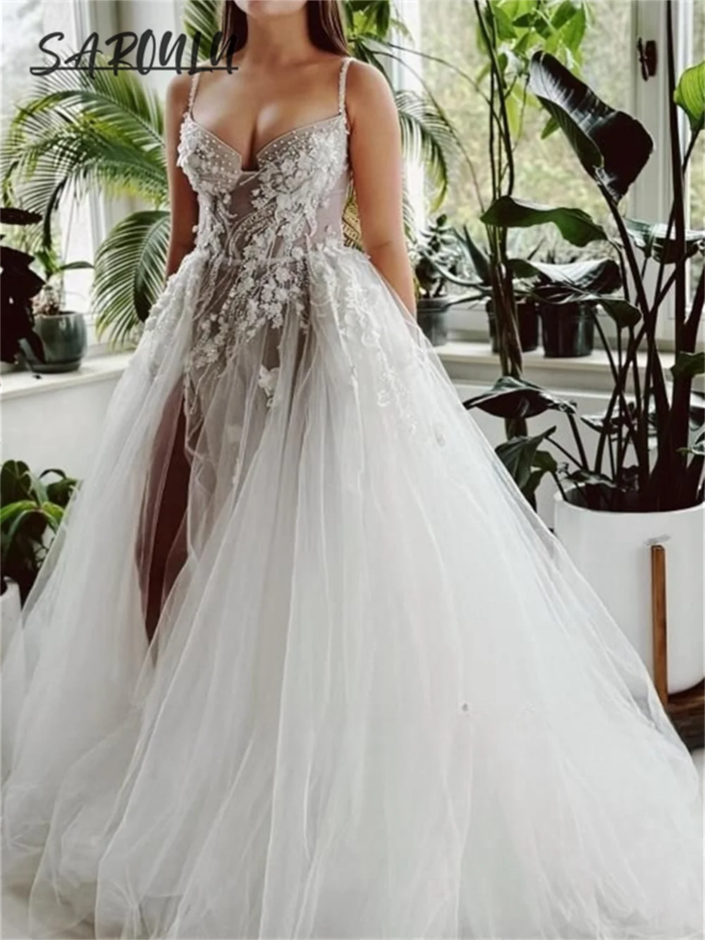

Spaghetti Straps Tulle Wedding Dress with Detachable Tulle Train Customized Long Bride Dresses Lace Appliques Pearls Bridal Gown