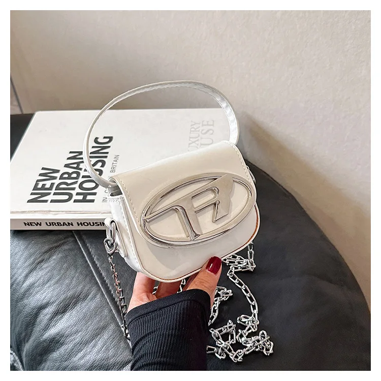 

Glossy Mini Shoulder Bag for Women 2026, Trendy Underarm Crossbody Bag with Chain, K-Style Cute Lipstick Purse