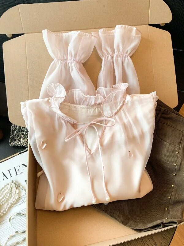 

Spring 2026 Women's Gentle Sle irt V-ne Belted Slimming Floral Embellied Top Faionable Versatile Lace Snowflake Blouse