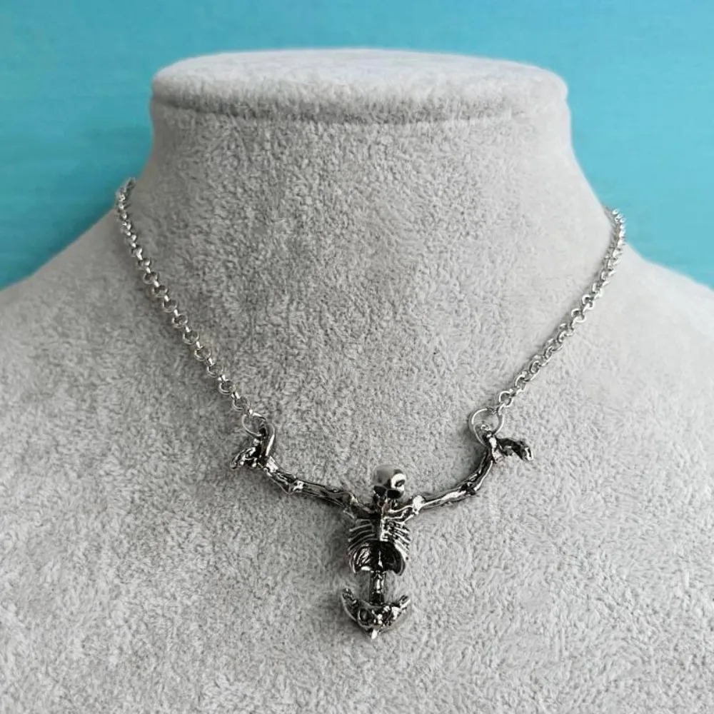New Arrival Hip-hop Punk Silver Color Hang Skeleton Pendant Necklace for Women Men Halloween Weird Scary Collar Chain Jewelry