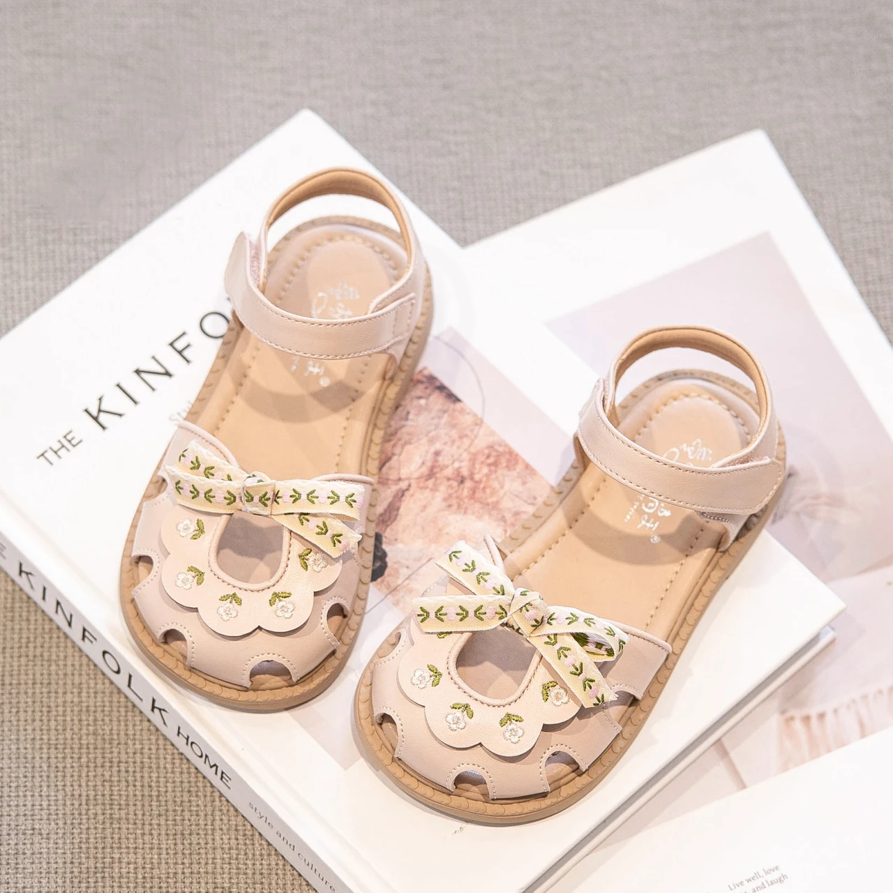 Toddler Girls Sandals Princess Lace Edge Floral Embroidered Summer Shoes Child Hollow-Out Bowknot Sandal Pink Beige Soft Flats