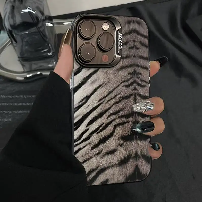 

The New Tiger Pattern Is Suitable for iPhone 17 Promax Phone Case 16plus 15pro All Inclusive 14 Anti Fall Hard Protective Cover