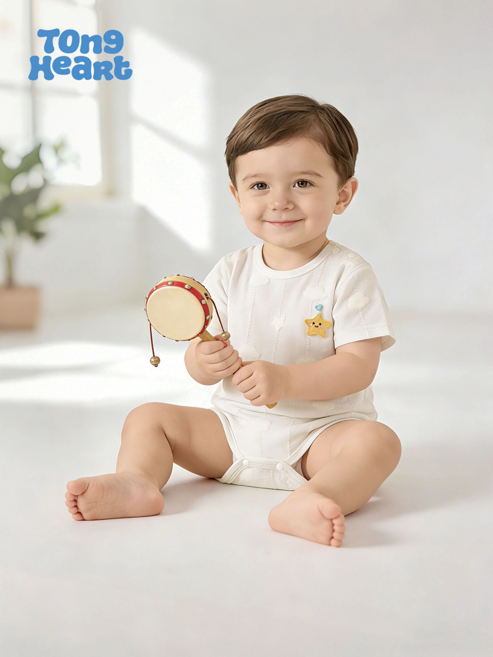 Baby summer lightweight one-piece baby dress with triangle hood and short sleeves - suitable for boys and girls for summer wear.